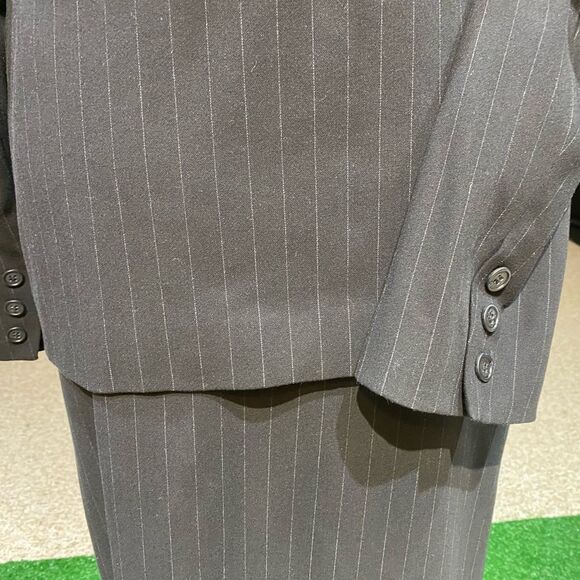 Harris Wallace New York Stripped Suit Skirt Size 4 side zipper in GUC - Picture 8 of 9